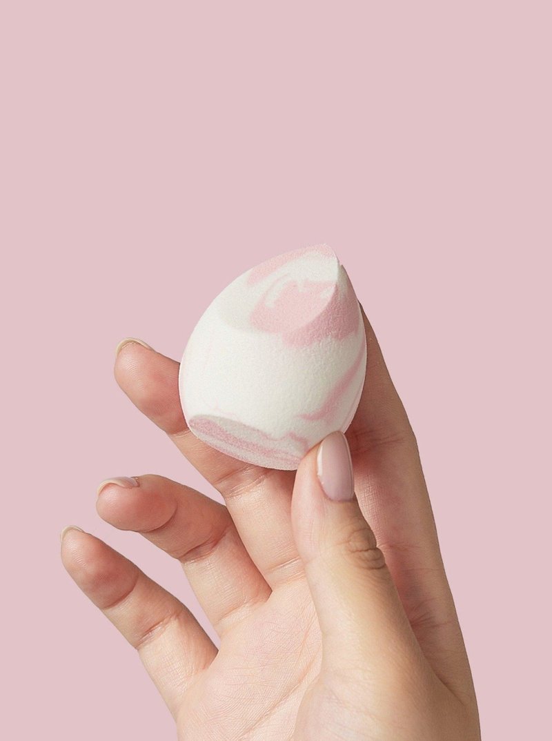 BlushBlend Beauty Egg #3 - อุปกรณ์แต่งหน้า/กระจก/หวี - ฟองน้ำ 