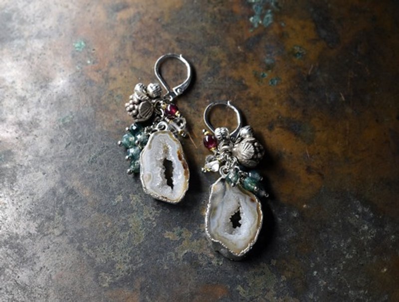 Karen Silver earrings with Durzy agate and rugged moss agate, Herkimer diamonds, garnet and colon - ต่างหู - แก้ว 