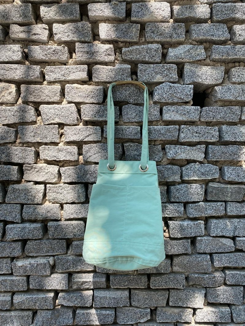 Underline Mint Green Nylon Bucket Bag with adjustable strap - 手提包/手提袋 - 棉．麻 綠色
