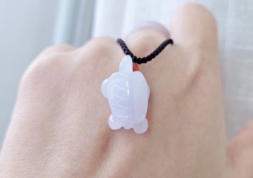 螺絲帽帽工作室 【親翠】天然翡翠 冰牛奶底微粉手工雕 抬頭陸龜 烏龜項鍊