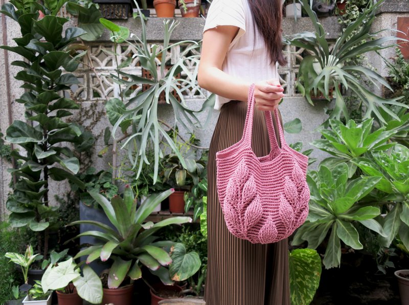 Hand woven bag-leaf bag/tote bag/shoulder bag/gift/vintage cherry blossom pink - กระเป๋าถือ - ผ้าฝ้าย/ผ้าลินิน สึชมพู