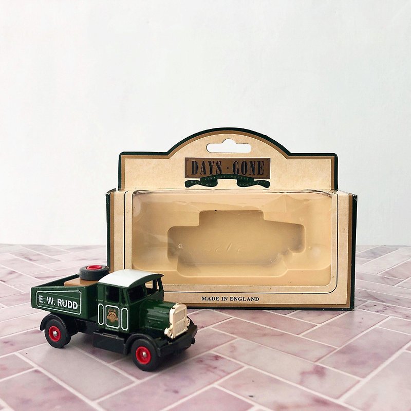 英國古董經典金屬小汽車系列 D款  含原裝盒 - 擺飾/家飾品 - 其他金屬 