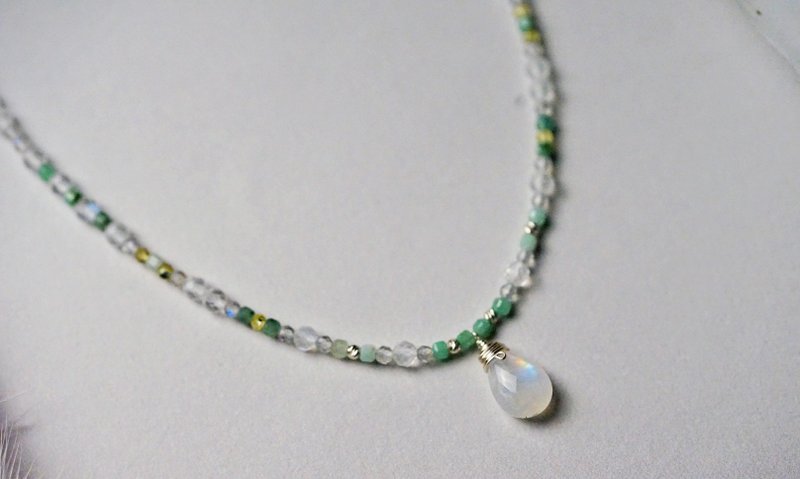 Handmade entry level emerald necklace - Necklaces - Gemstone Multicolor