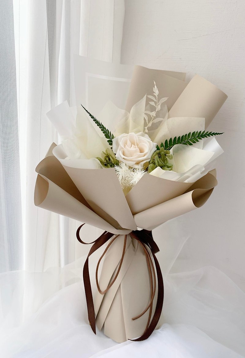 Preserved flower bouquet--green and white forest (comes with free bag and string lights) - ช่อดอกไม้แห้ง - พืช/ดอกไม้ ขาว