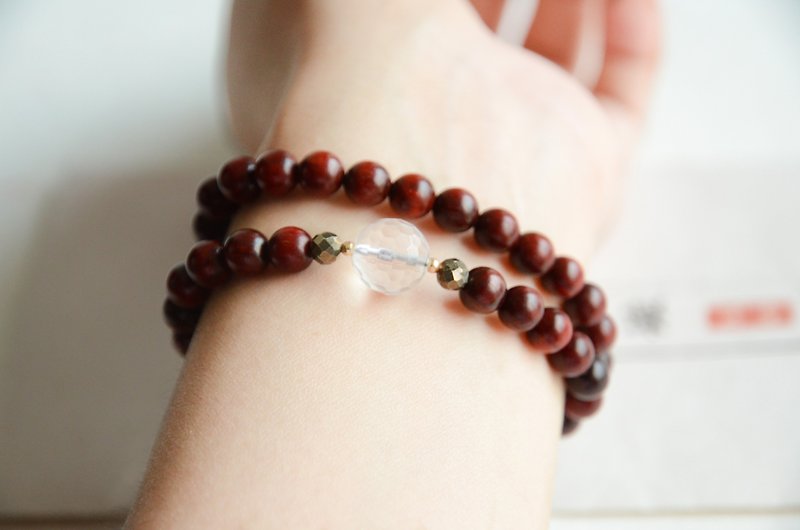 [] Natural clear quartz India lobular natural white crystal bracelet Bronze bracelets - Bracelets - Wood Red