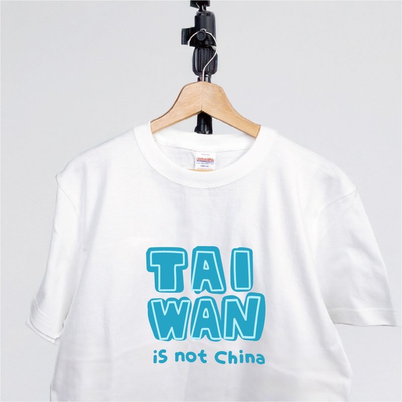 TAIWAN English Short Sleeve T-shirt | Taiwan is not China | A040 - Women's T-Shirts - Cotton & Hemp Multicolor
