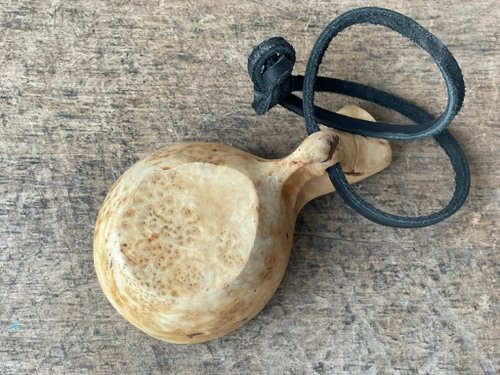グクシ フィンランドのカップ 白樺の木目から作られたククサ