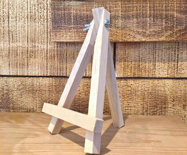 Pine mini easel/stand/phone stand/display stand - Shop woodburned studio  Wood, Bamboo & Paper - Pinkoi