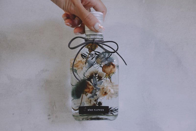 Floating Vase [Wine Bottle Series]-Dry Flower / Floating Flower - ช่อดอกไม้แห้ง - พืช/ดอกไม้ หลากหลายสี