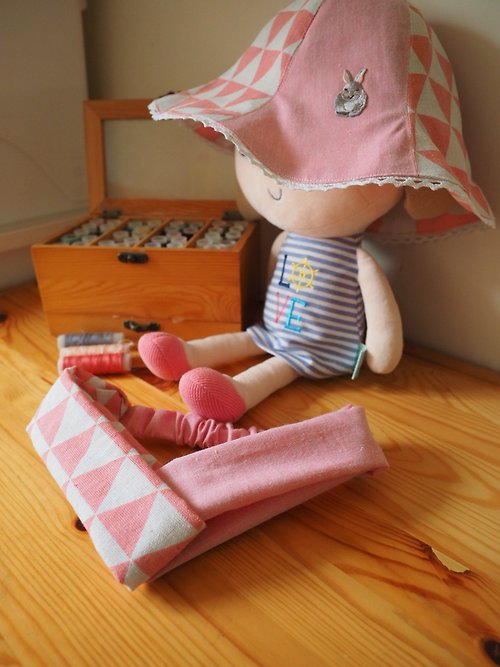 sunflowercorsage 彌月禮物 手作雙面拼布小兔刺繡嬰兒小孩帽子及成人彈性髮帶套裝