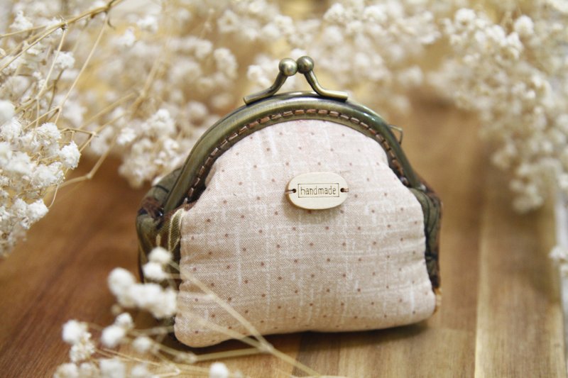 [Gi LAI]*Fully hand-stitched*9cm four-piece pumpkin mouth gold bag-Gypsophila - Coin Purses - Cotton & Hemp White