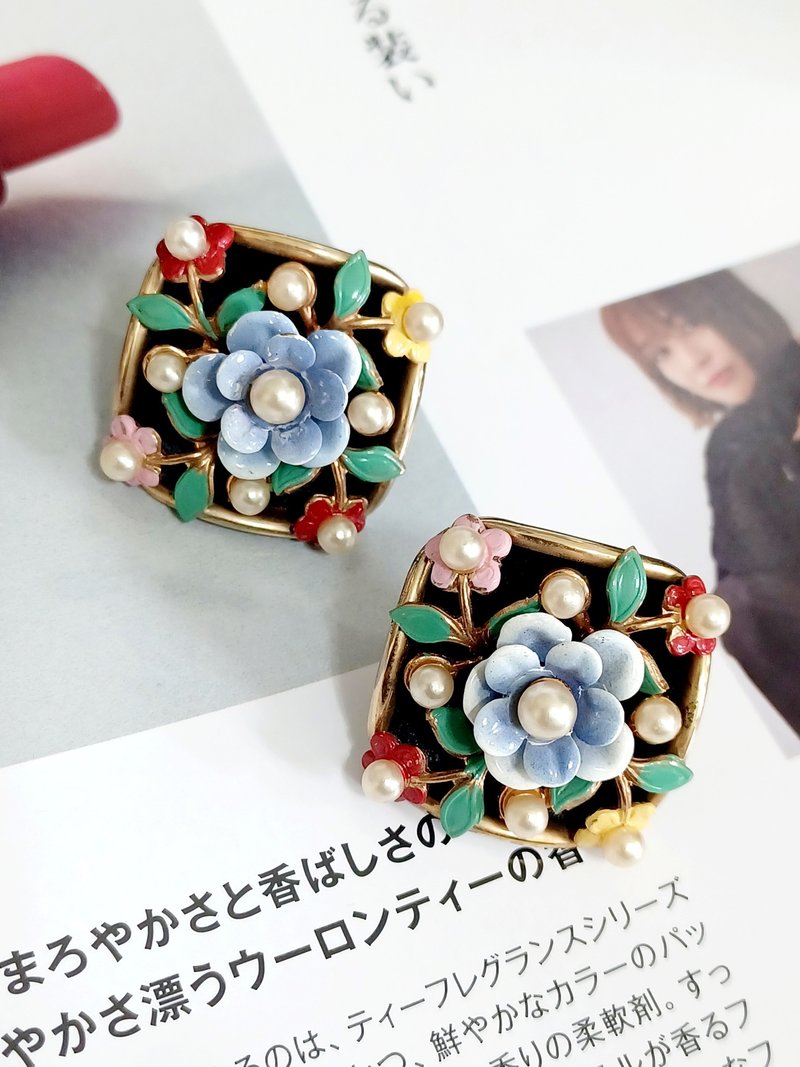 vintage jewelry古典珍品  Alice 琺瑯立體珍珠花卉 夾式耳環 - 耳環/耳夾/耳骨夾 - 其他金屬 