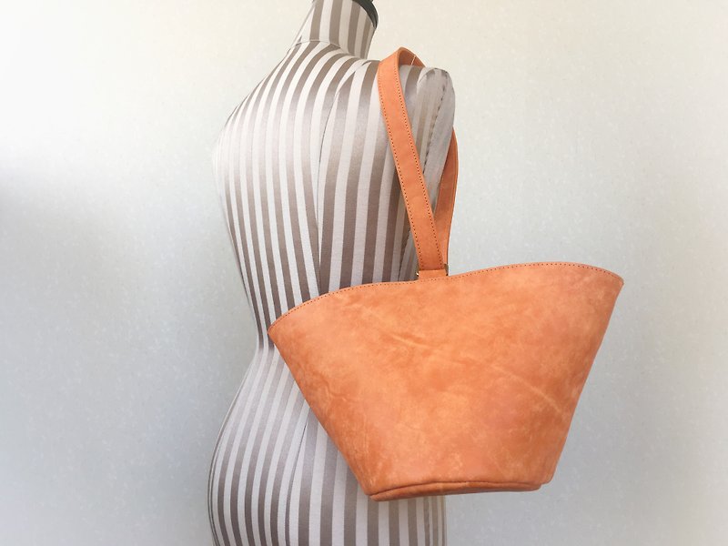 Italian leather 2way handle circle tote bag macaron orange - กระเป๋าถือ - หนังแท้ สีส้ม