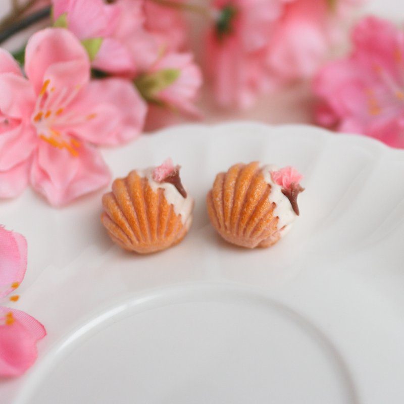 Sakura Fat Madeleine Fat Fat Shell Cake Earrings Single Navel Version Fan Blades Down - ต่างหู - ดินเหนียว สึชมพู