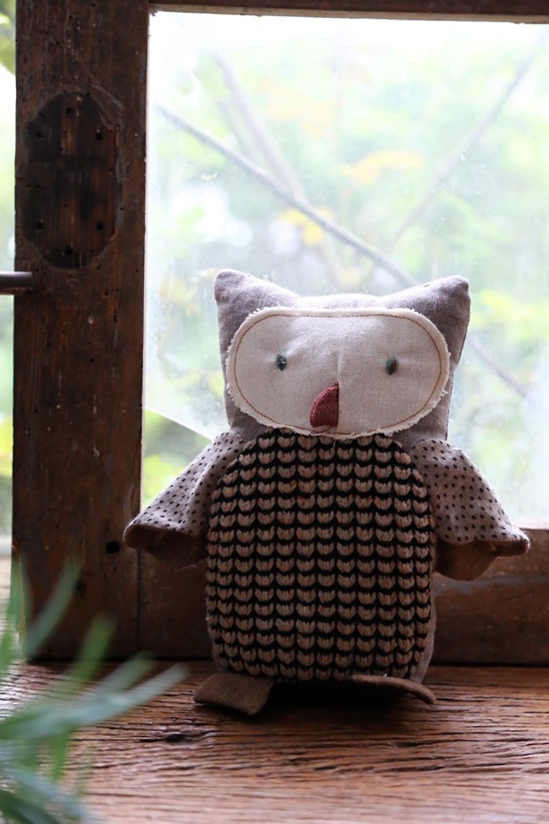 Squinting little owl - Stuffed Dolls & Figurines - Cotton & Hemp 