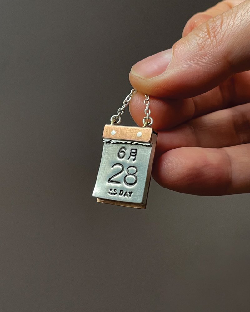 【Hang this day well】Metalworking small calendar - Charms - Sterling Silver Silver