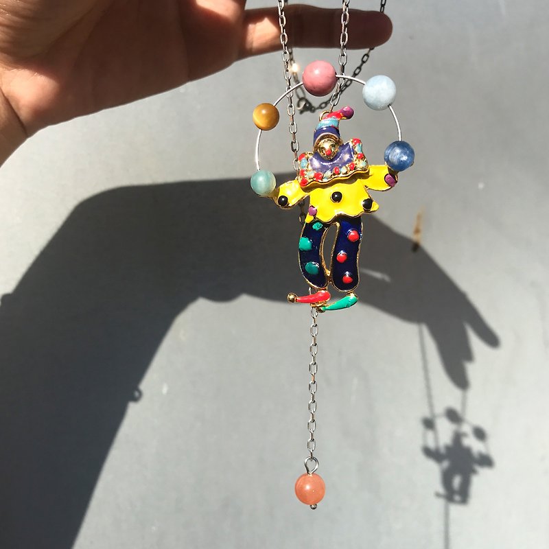 [Lost and find] natural stone circus clown necklace - สร้อยคอ - เครื่องเพชรพลอย หลากหลายสี