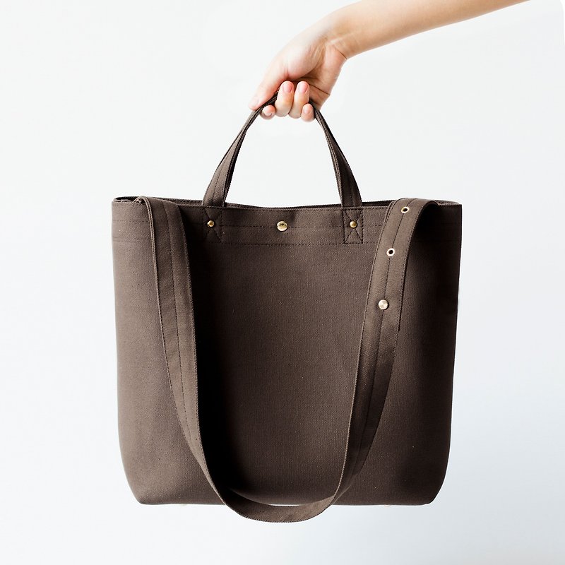Thick pound canvas three-purpose bag large-capacity tote bag commuter bag laptop bag dark brown can be customized - กระเป๋าแมสเซนเจอร์ - ผ้าฝ้าย/ผ้าลินิน สีนำ้ตาล