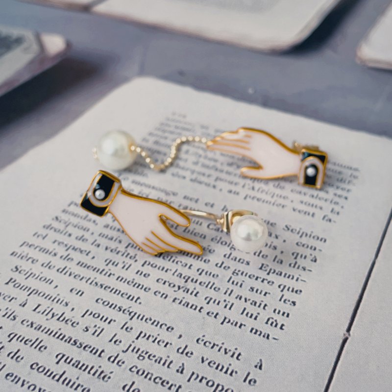 Harvest hands Pearl Earrings | cloisonné - ต่างหู - เรซิน หลากหลายสี