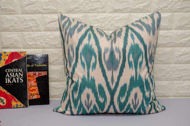Uzbekistan ikat pillow cover handmade Asian Gift iterior sofa couch cushion case - หมอน - ผ้าฝ้าย/ผ้าลินิน 