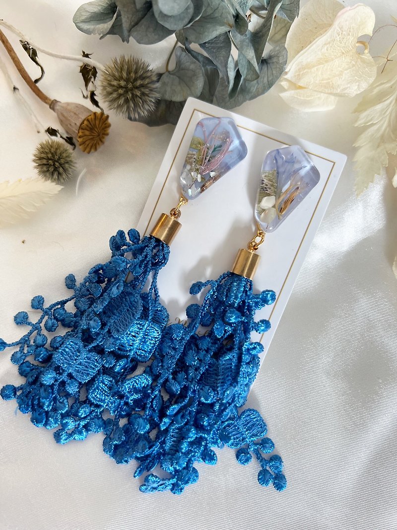 Uv resin earrings - ต่างหู - พืช/ดอกไม้ สีน้ำเงิน