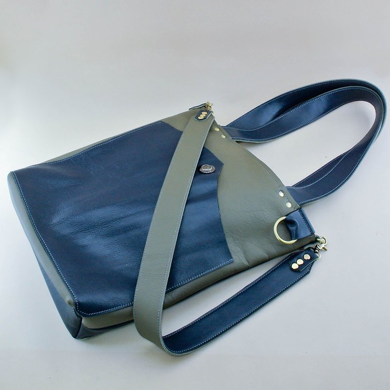 ❥. I said. ~ Package here. ❥ - tote bag / shoulder bag / oblique backpack - กระเป๋าแมสเซนเจอร์ - หนังแท้ สีน้ำเงิน