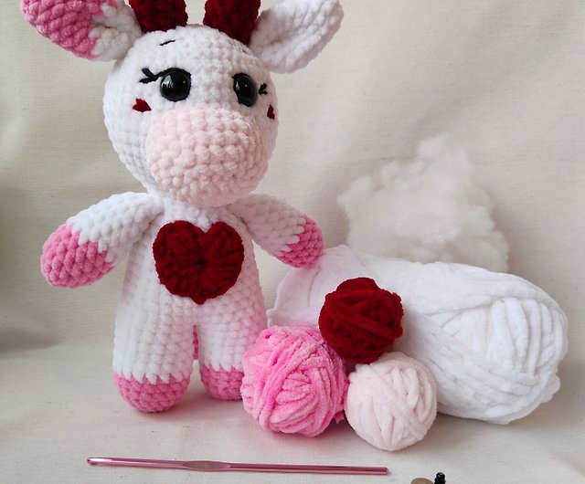 Diy crochet cow kit beginner with yarn, cow plush, chunky cow