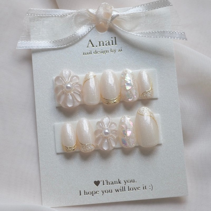 Aurora flower nails / press on nails / white nails / beige nails - ยาทาเล็บ - วัสดุอื่นๆ สีเขียว