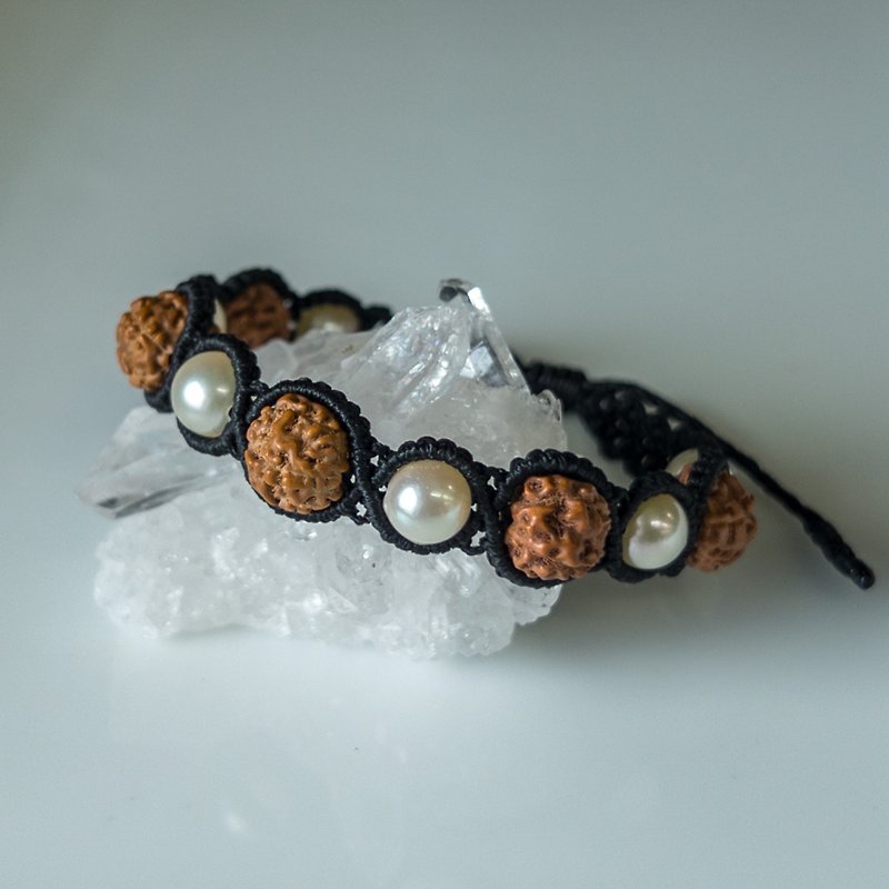 Pearl Bracelets - Akoya Pearls and Vajra Bodhi Seeds Macramé  Amulet Bracelet Simple Style