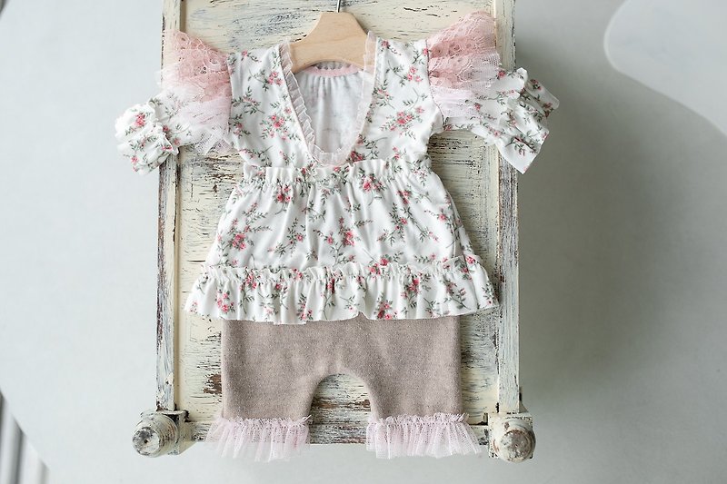 Pink bodysuit for newborn girls: the perfect outfit for a little girl - เครื่องประดับ - โลหะ สึชมพู