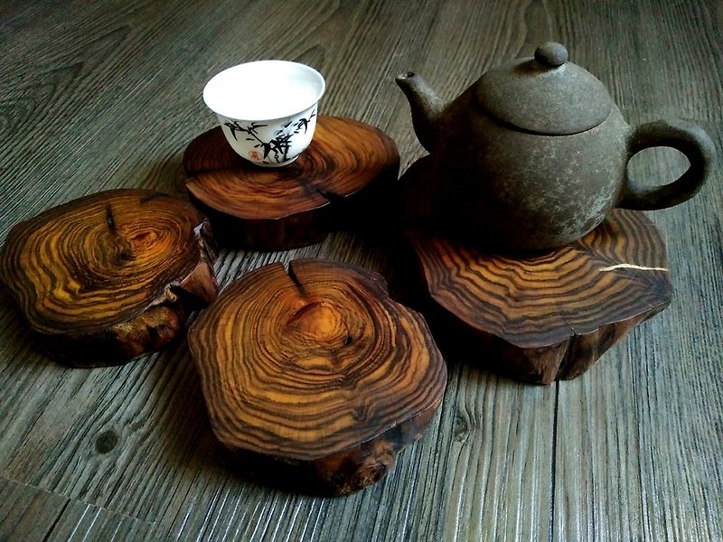 Huanglian木製のコースターの装飾台座4個 - 置物 - 木製 ブラウン