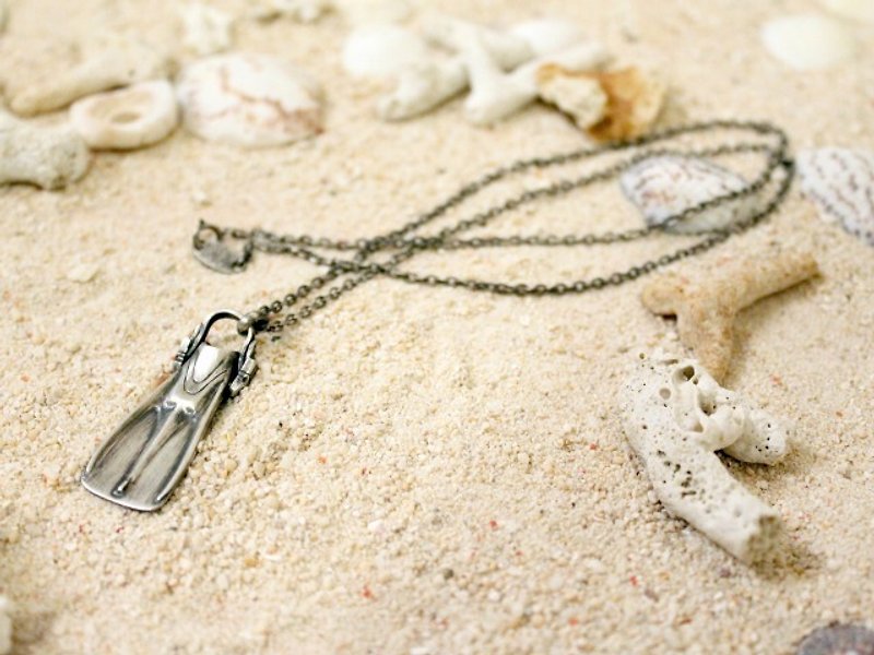 Divers Flipper Necklace sv.ver - Necklaces - Other Metals Silver