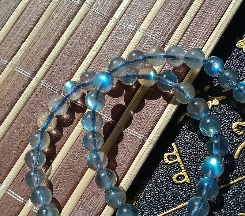 Anonymous mountains and rivers. Bracelet. Less cotton, clear and high quality labradorite. 6mm round beads hand beads - Bracelets - Semi-Precious Stones Blue