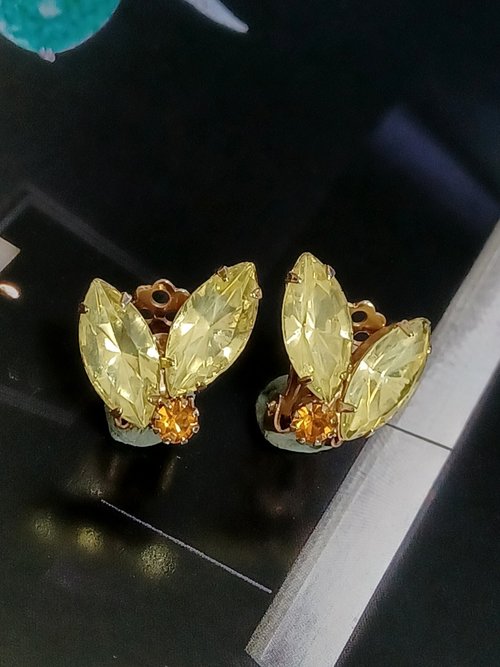 老時光製造所 vintage jewelry 典雅淡黃馬眼萊茵 夾式耳環