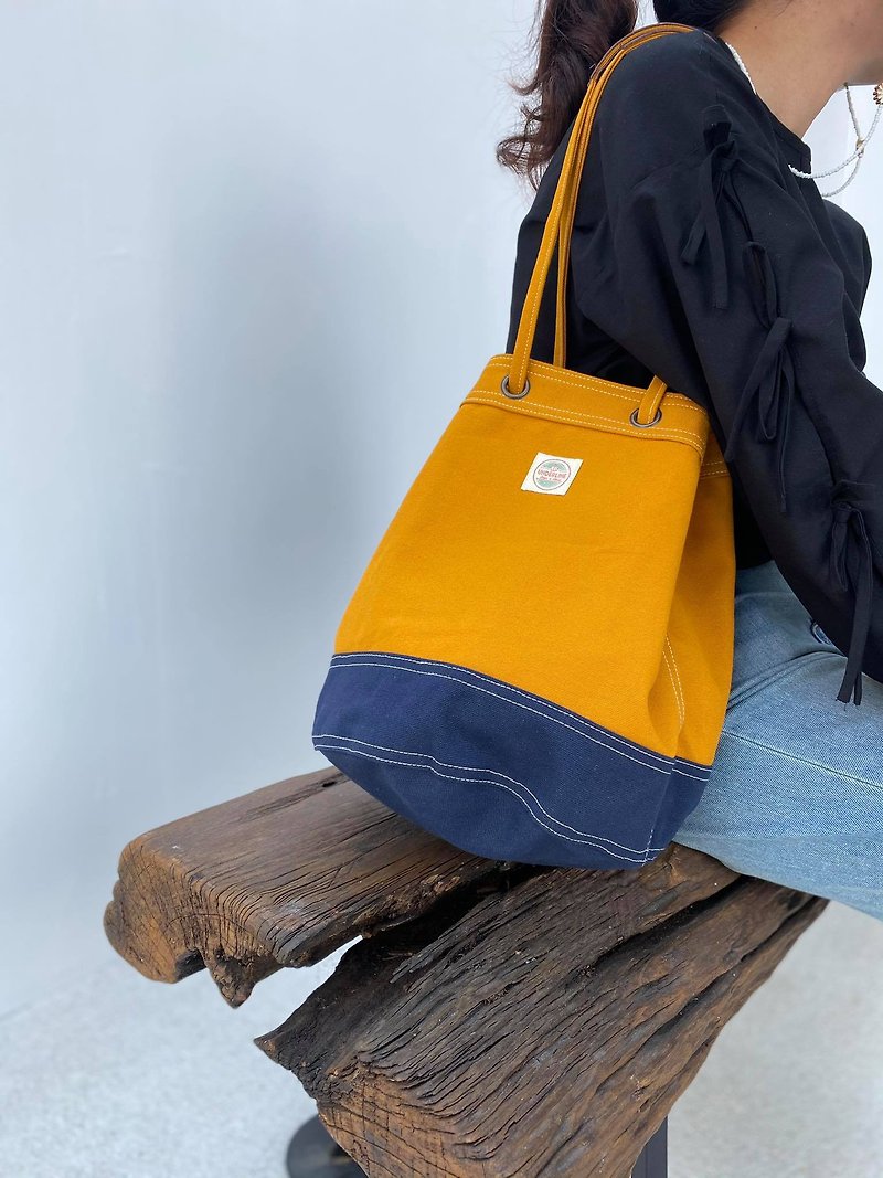 Mustard/Navy Canvas 2way Bucket Bag w/ Strap Leather Handles. - กระเป๋าถือ - ผ้าฝ้าย/ผ้าลินิน สีเหลือง