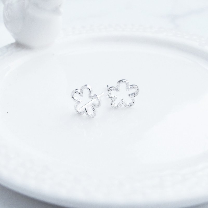 【Pure Silver Earrings】Small Flowers | 925 Sterling Silver Earrings | - Earrings & Clip-ons - Sterling Silver White