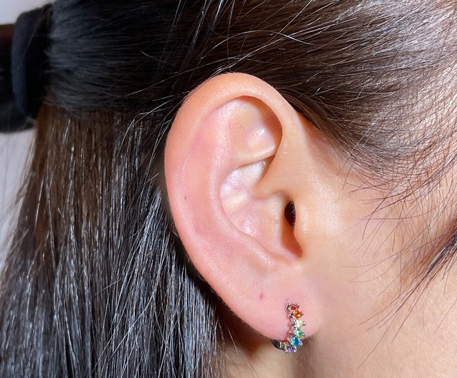 ジルコニア石ピアス (スターリング シルバー) - 7mm プチ フープ