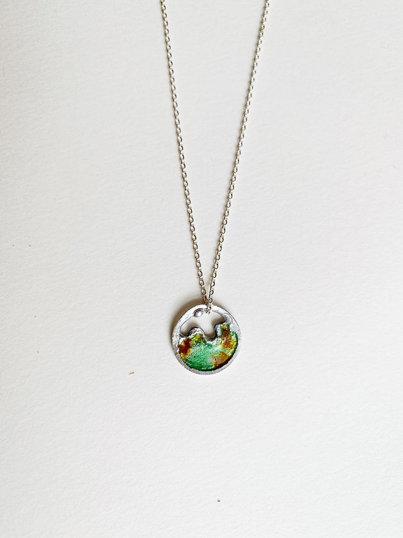 Moon Shadow sterling silver and enamel necklace - สร้อยคอ - วัตถุเคลือบ สีเขียว