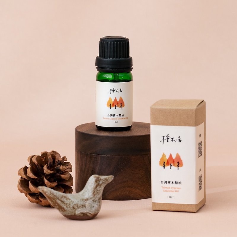 台灣檜木純天然精油 10ml隨身瓶 舒壓木質調森林香氛 - 香薰/精油/線香 - 精油 咖啡色