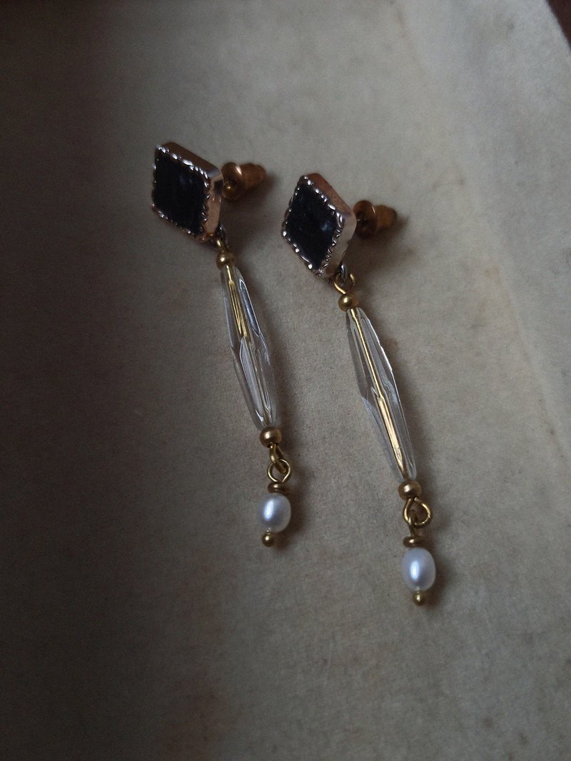 Yunhuali Stone Long Earrings - Pearl/Corner Cut Glass - ต่างหู - กระจกลาย หลากหลายสี