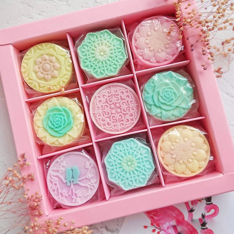 Easy to wash and not fat. Nine-square grid Mid-Autumn Mooncake Soap Gift Box - Soap - Other Materials 