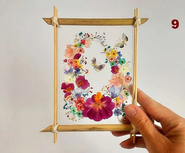 Dried flower wall art in floating frame 9 in x 5.5 in Presse - Inspire  Uplift