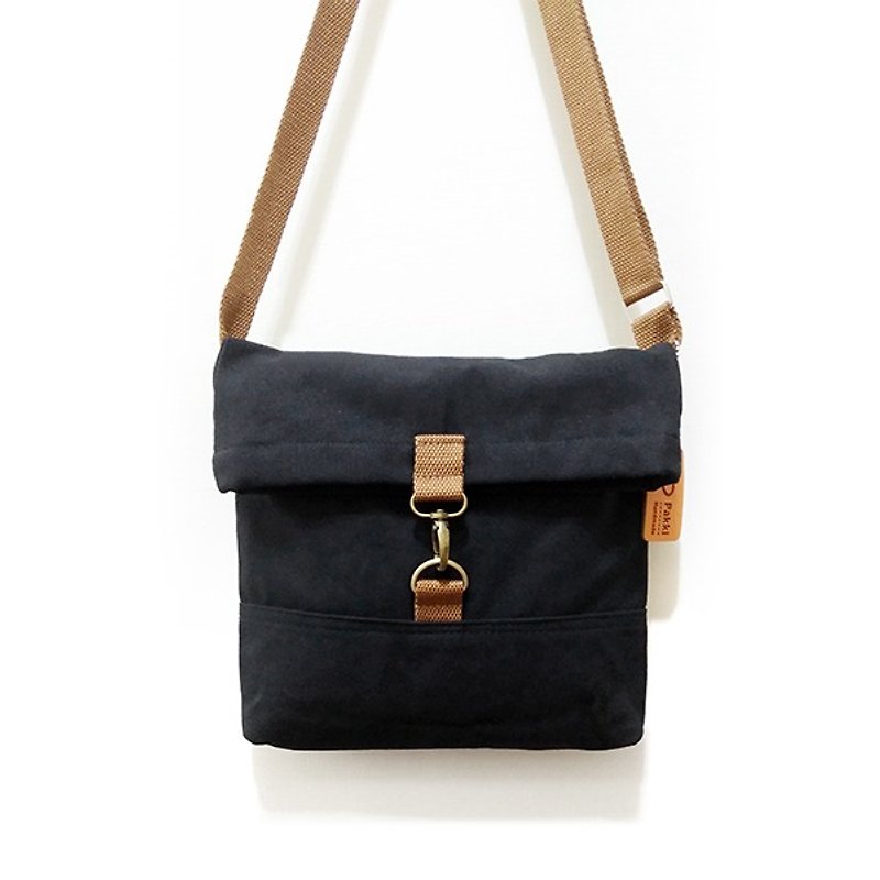 Fashion buckle bag slung dorsal series of mocha canvas bag <Pakki> - กระเป๋าแมสเซนเจอร์ - กระดาษ สีดำ