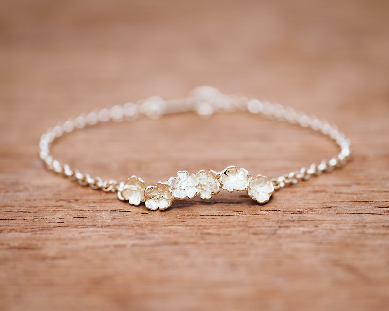 Sakura 18K bracelet - Sakura jewelry - flower bracelet - Japanese bracelet - Bracelets - Precious Metals Gold