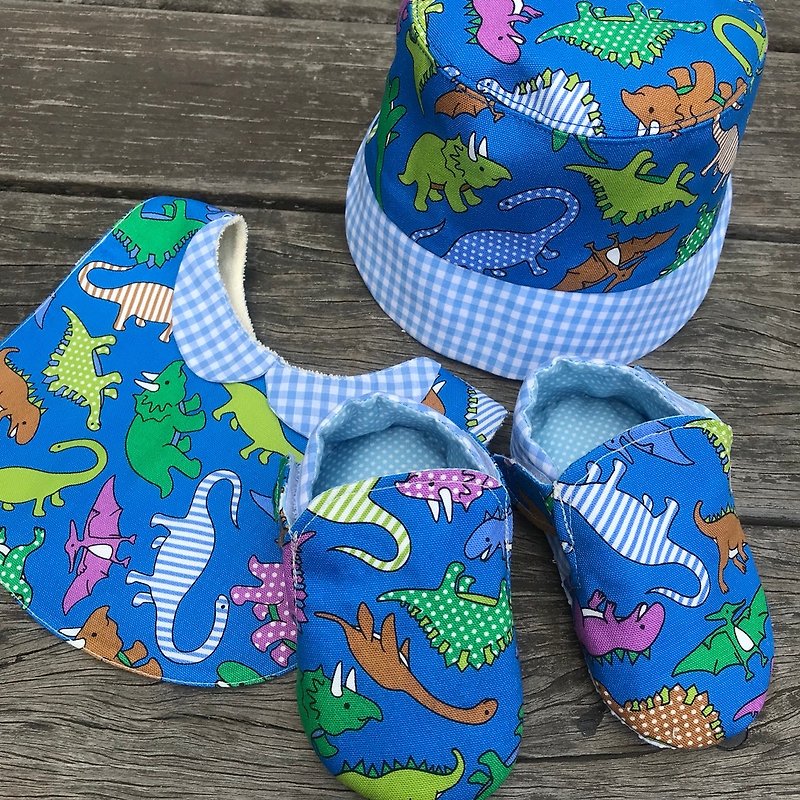 恐竜出産ギフトセット - ビブ+帽子+靴 - ブルー - 出産祝い用贈物 - コットン・麻 ブルー