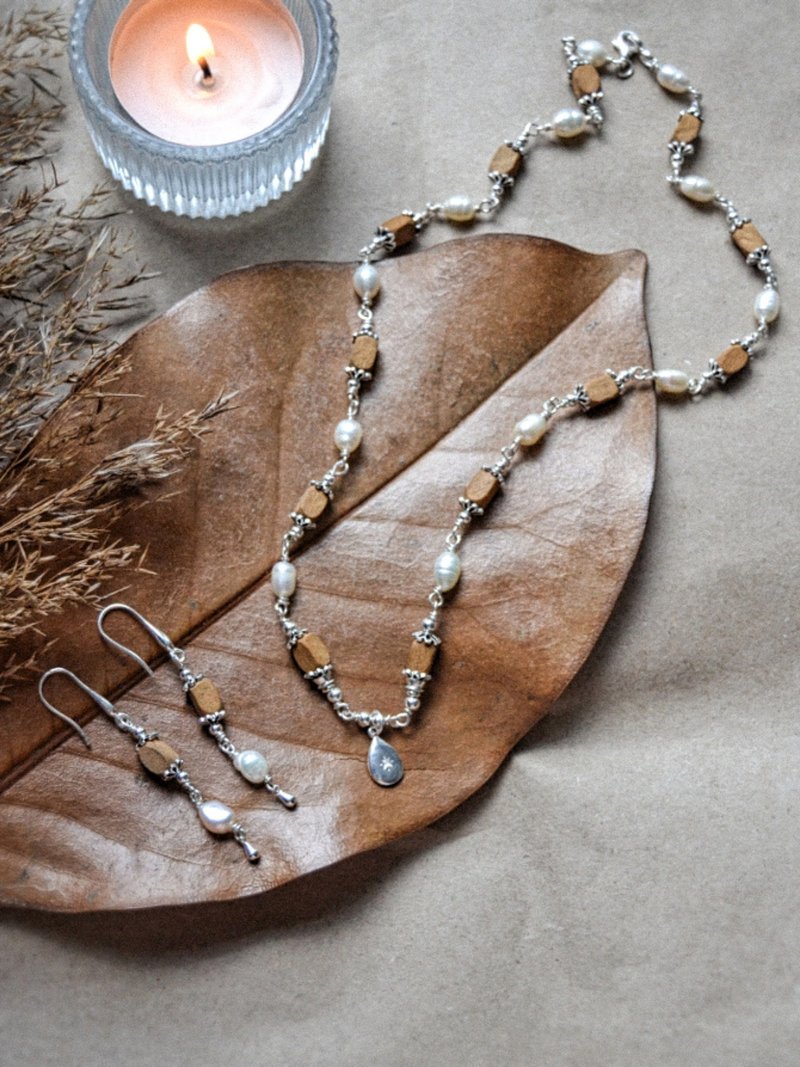 Tulsi Kanthimala Choker and Pearl Earrings for woman indian wedding jewelry - 項鍊 - 純銀 白色