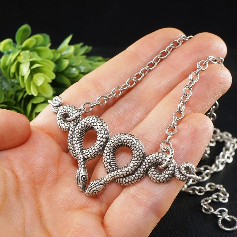 Silver Snake Necklace Gray Snake Choker Unisex Pendant Necklace Jewelry Gift - สร้อยคอ - โลหะ สีเงิน