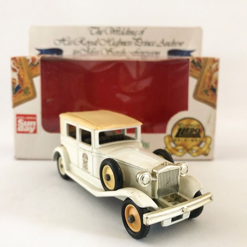 British system early 1986 white royal wedding commemorative car models (including original box) (Pinkoi limited) (J) - Items for Display - Other Metals White