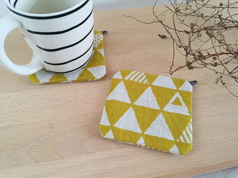 Handmade coaster - triangle geometry / yellow (set of 2) - ที่รองแก้ว - ผ้าฝ้าย/ผ้าลินิน สีเหลือง