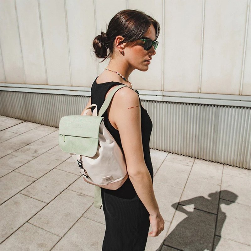 西班牙Lefrik - Scout Mini 環保背包 | 綠白色 | 防潑水後背包 - 後背包/書包 - 塑膠 綠色